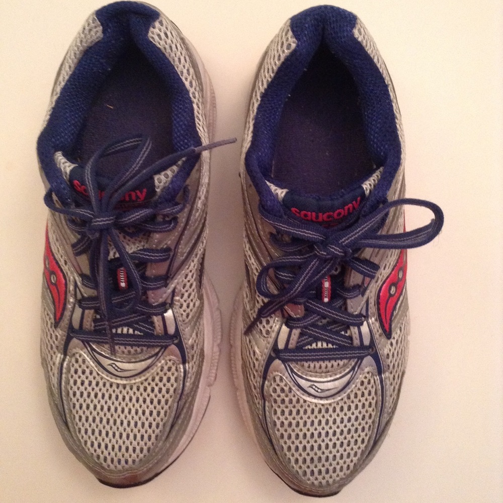 Saucony shoe